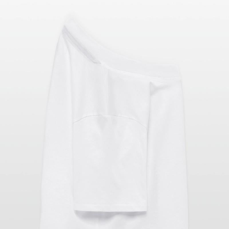 Adventure Horizon: Retro Mountain Expedition